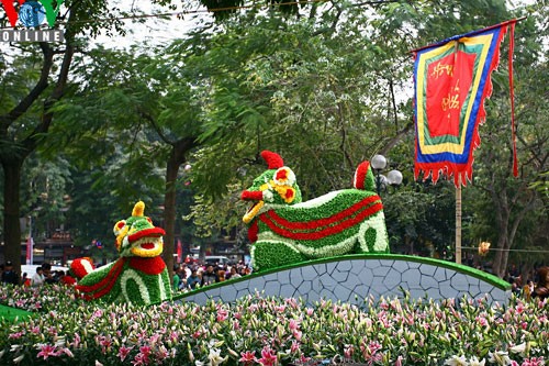 Flower street in Hanoi - ảnh 1